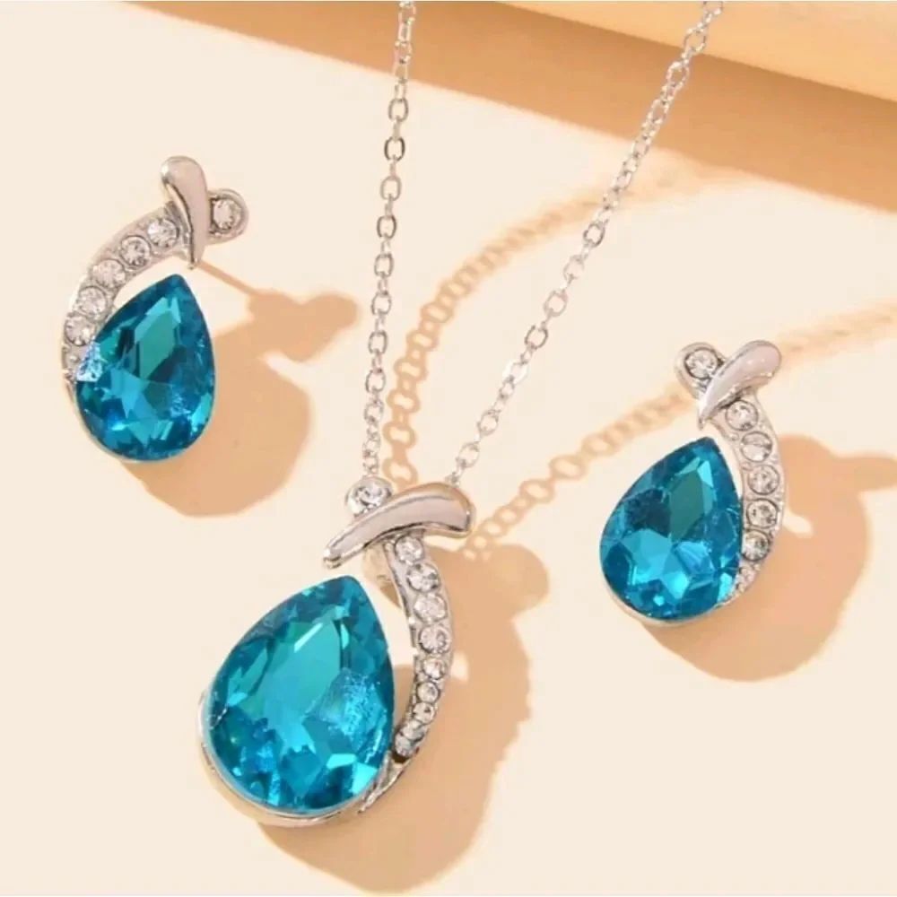 Blue Teardrop Diamond NECKLACE & EARRING SET